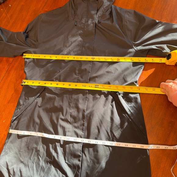 Patagonia Black Hooded Yosemite Falls Trench S - Picture 7 of 9